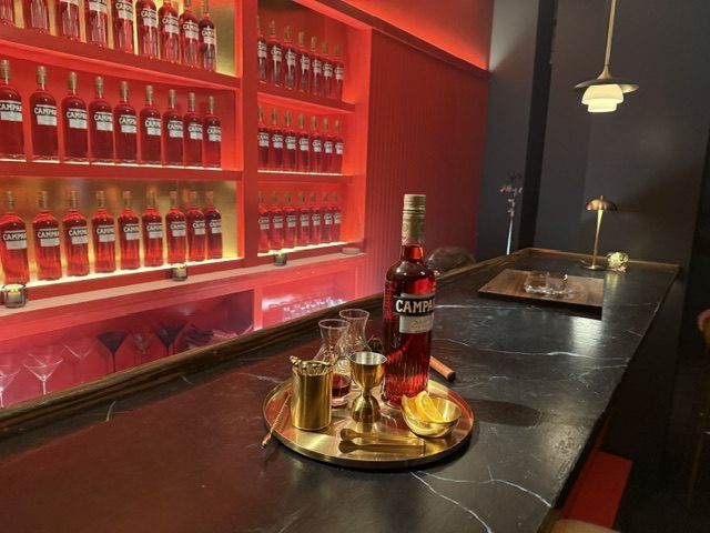 Bar-top arrangement from another angle